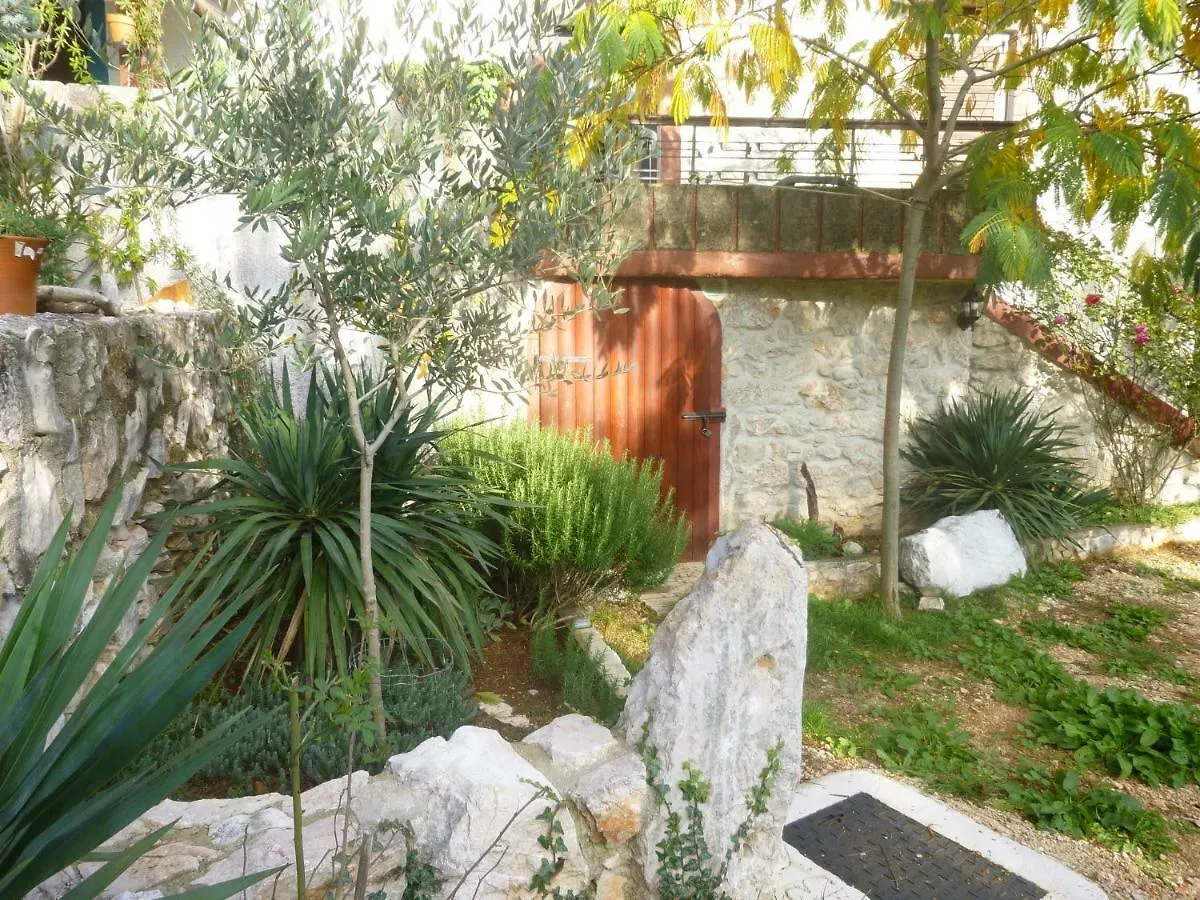Villa Cosy Getaway à Gostinjac Hébergement de vacances
